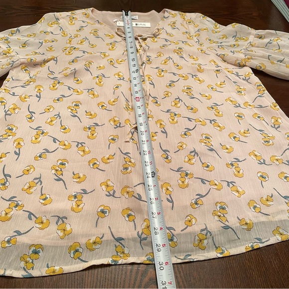 NWT Verona Couture Beige Blouse with Yellow Floral Print | Size 1X - Picture 3 of 14